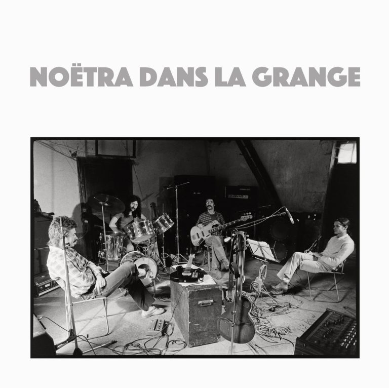 Noëtra - Noëtra dans la grange